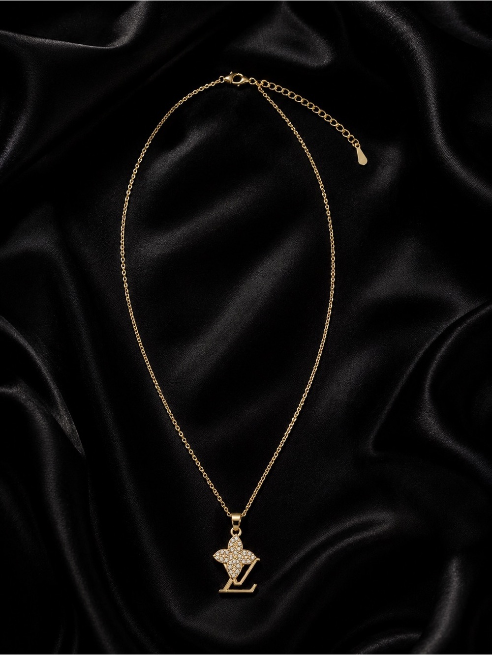 Luxury 18K Gold Crystal LV Logo Pendant Necklace